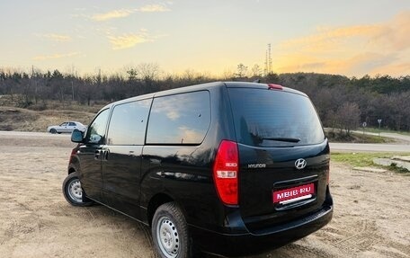 Hyundai H-1 II рестайлинг, 2021 год, 3 369 000 рублей, 2 фотография