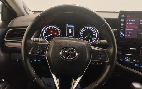 Toyota Camry, 2021 год, 3 200 000 рублей, 9 фотография