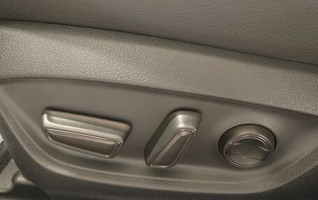 Toyota Camry, 2021 год, 3 200 000 рублей, 13 фотография