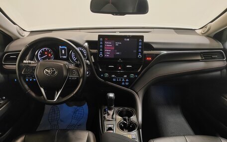 Toyota Camry, 2021 год, 3 200 000 рублей, 8 фотография