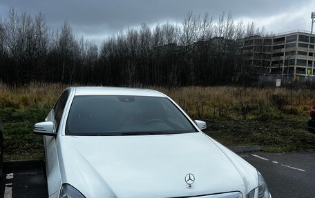 Mercedes-Benz E-Класс, 2011 год, 1 690 000 рублей, 29 фотография