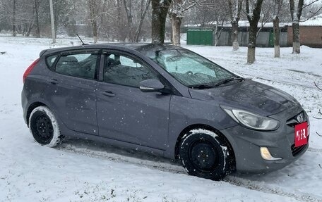 Hyundai Solaris II рестайлинг, 2011 год, 749 000 рублей, 3 фотография