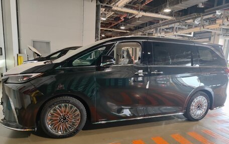 Lexus LM, 2025 год, 18 890 000 рублей, 2 фотография