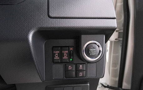 Toyota Roomy I, 2017 год, 1 149 000 рублей, 18 фотография