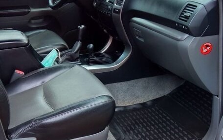 Toyota Land Cruiser Prado 120 рестайлинг, 2005 год, 1 580 000 рублей, 10 фотография