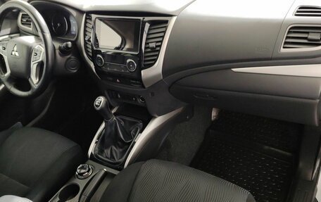 Mitsubishi Pajero Sport III рестайлинг, 2018 год, 2 500 000 рублей, 10 фотография