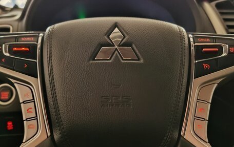 Mitsubishi Pajero Sport III рестайлинг, 2018 год, 2 500 000 рублей, 11 фотография