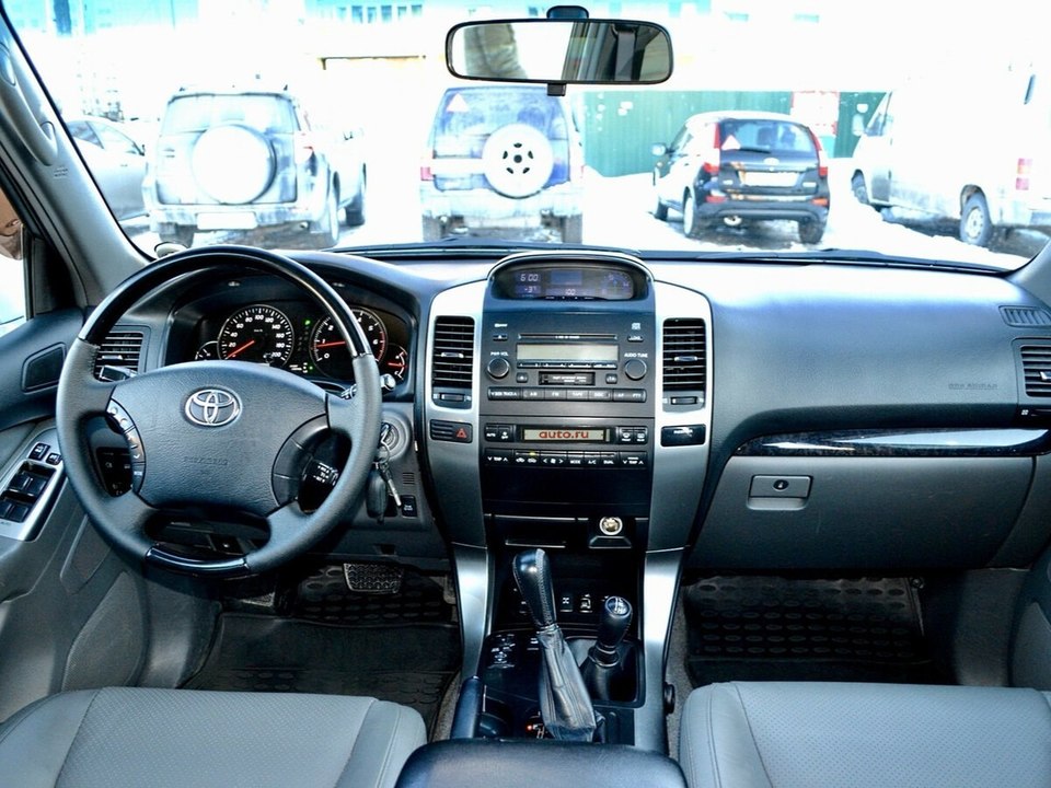 Toyota Land Cruiser Prado 120 рестайлинг, 2009 год, 440 000 рублей, 8 фотография