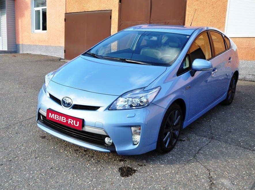 Toyota Prius XW30 рестайлинг, 2015 год, 270 000 рублей, 9 фотография