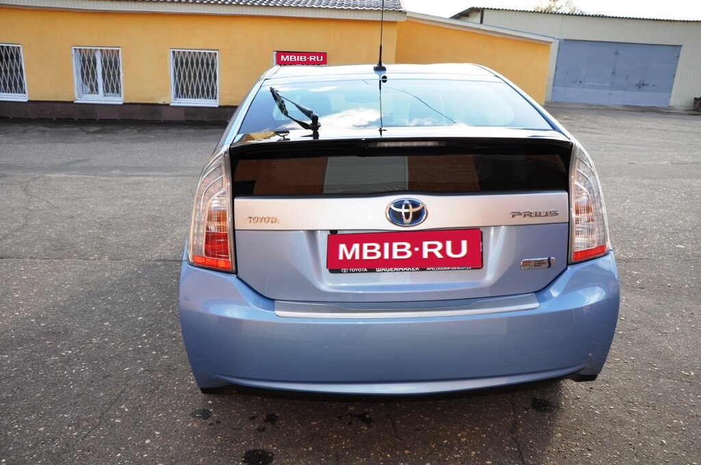 Toyota Prius XW30 рестайлинг, 2015 год, 270 000 рублей, 10 фотография