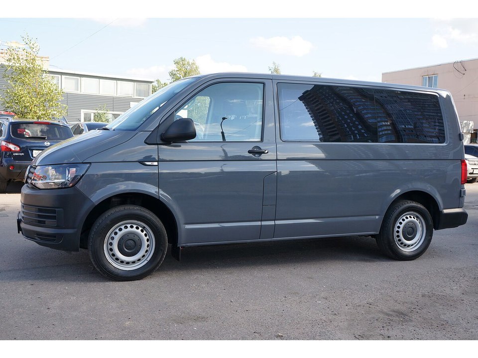 Volkswagen Caravelle T5 рестайлинг, 2015 год, 500 000 рублей, 2 фотография