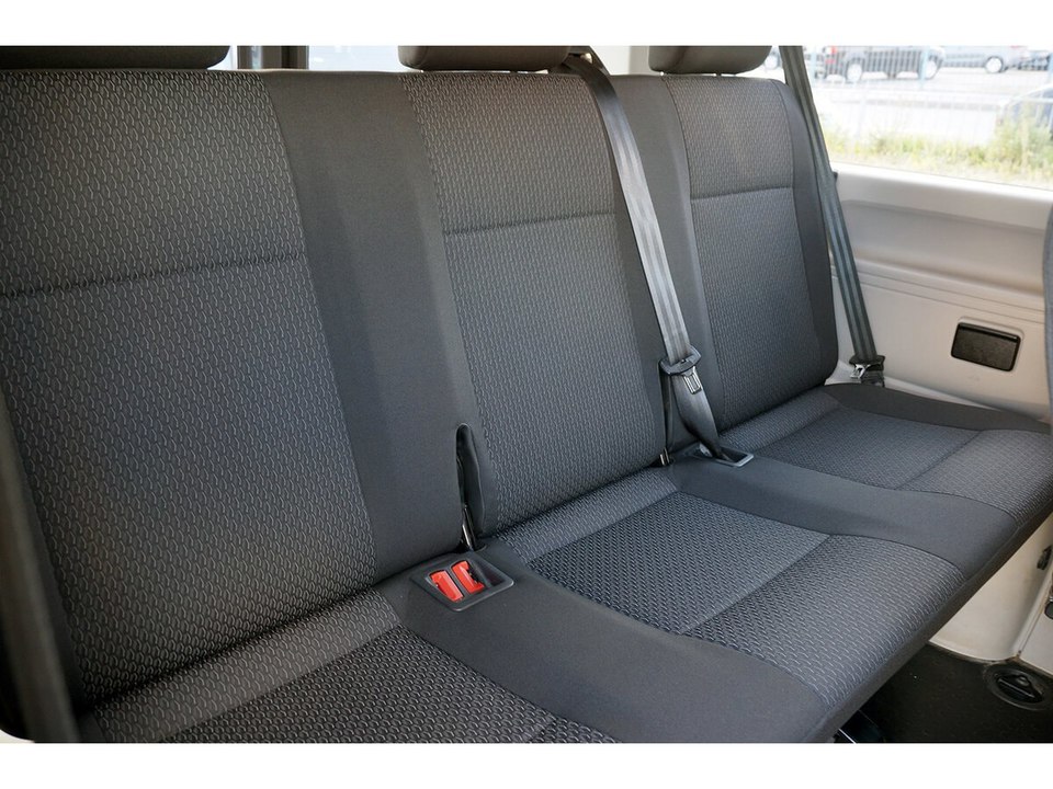 Volkswagen Caravelle T5 рестайлинг, 2015 год, 500 000 рублей, 10 фотография