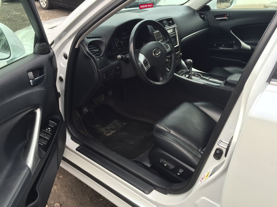 Lexus IS II рестайлинг 2, 2012 год, 410 000 рублей, 8 фотография