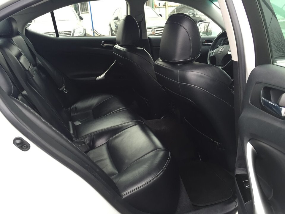 Lexus IS II рестайлинг 2, 2012 год, 410 000 рублей, 9 фотография