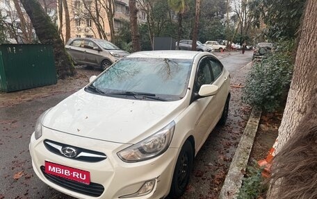 Hyundai Solaris II рестайлинг, 2013 год, 600 000 рублей, 1 фотография