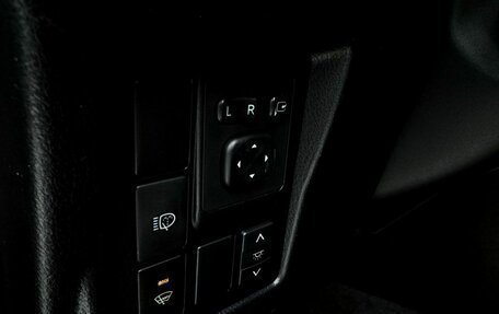 Toyota Land Cruiser Prado 150 рестайлинг 2, 2012 год, 2 600 000 рублей, 25 фотография