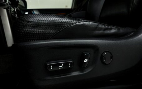 Toyota Land Cruiser Prado 150 рестайлинг 2, 2012 год, 2 600 000 рублей, 22 фотография