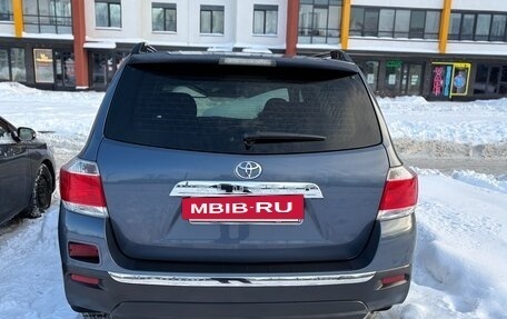 Toyota Highlander III, 2011 год, 2 175 000 рублей, 4 фотография