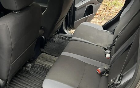 Mitsubishi Outlander III рестайлинг 3, 2011 год, 950 000 рублей, 12 фотография