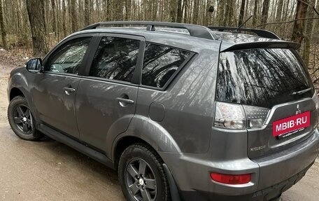 Mitsubishi Outlander III рестайлинг 3, 2011 год, 950 000 рублей, 14 фотография