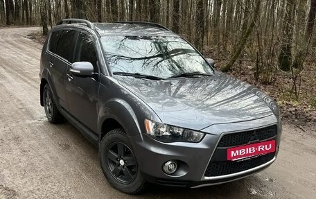 Mitsubishi Outlander III рестайлинг 3, 2011 год, 950 000 рублей, 21 фотография