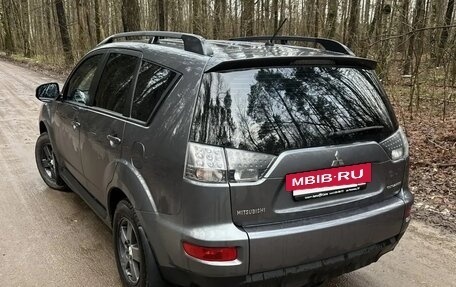 Mitsubishi Outlander III рестайлинг 3, 2011 год, 950 000 рублей, 16 фотография