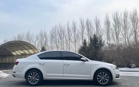 Skoda Octavia, 2022 год, 1 690 000 рублей, 4 фотография