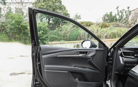 Toyota Camry, 2025 год, 4 800 000 рублей, 6 фотография