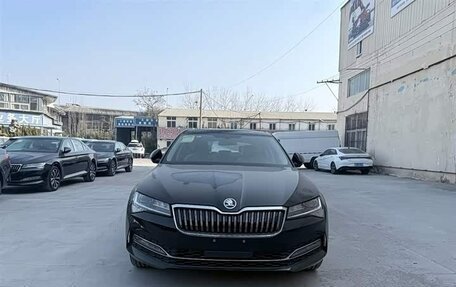 Skoda Superb III рестайлинг, 2025 год, 2 750 000 рублей, 2 фотография