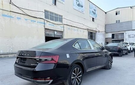 Skoda Superb III рестайлинг, 2025 год, 2 750 000 рублей, 6 фотография