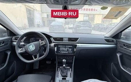 Skoda Superb III рестайлинг, 2025 год, 2 750 000 рублей, 9 фотография