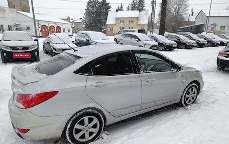 Hyundai Solaris II рестайлинг, 2011 год, 750 000 рублей, 4 фотография
