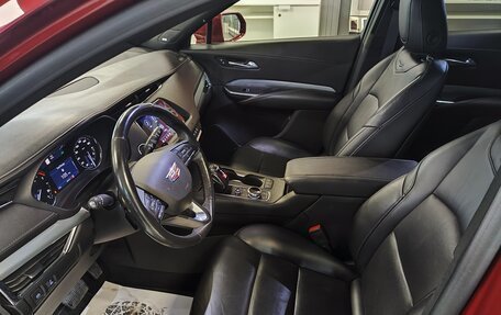 Cadillac XT4 I, 2018 год, 2 650 000 рублей, 5 фотография