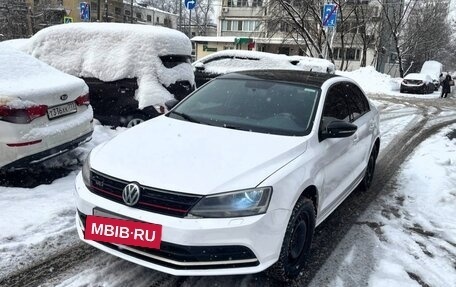 Volkswagen Jetta VI, 2015 год, 620 000 рублей, 2 фотография