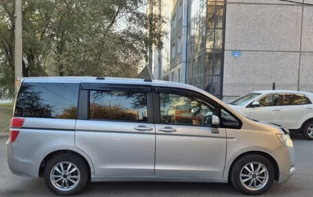 Honda Stepwgn IV, 2010 год, 1 480 000 рублей, 2 фотография