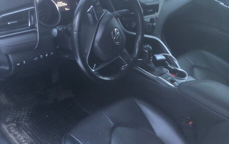 Toyota Camry, 2021 год, 2 650 000 рублей, 2 фотография