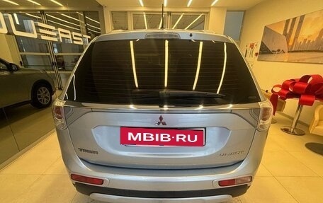 Mitsubishi Outlander III рестайлинг 3, 2014 год, 1 500 000 рублей, 5 фотография
