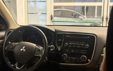 Mitsubishi Outlander III рестайлинг 3, 2014 год, 1 500 000 рублей, 9 фотография
