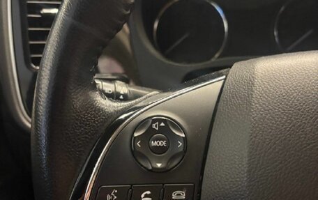 Mitsubishi Outlander III рестайлинг 3, 2014 год, 1 500 000 рублей, 18 фотография