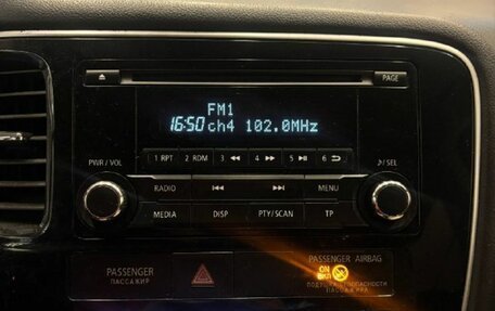 Mitsubishi Outlander III рестайлинг 3, 2014 год, 1 500 000 рублей, 13 фотография