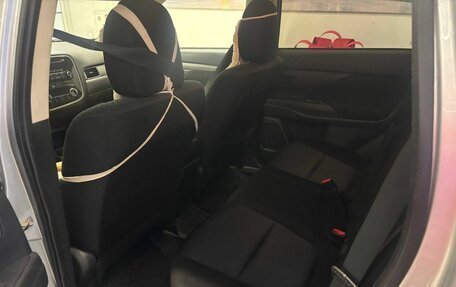 Mitsubishi Outlander III рестайлинг 3, 2014 год, 1 500 000 рублей, 10 фотография