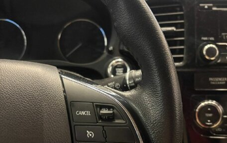 Mitsubishi Outlander III рестайлинг 3, 2014 год, 1 500 000 рублей, 19 фотография