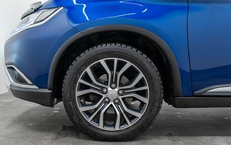 Mitsubishi Outlander III рестайлинг 3, 2015 год, 1 800 000 рублей, 18 фотография