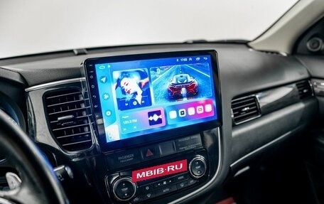 Mitsubishi Outlander III рестайлинг 3, 2015 год, 1 800 000 рублей, 11 фотография