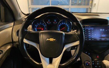 Chevrolet Cruze II, 2010 год, 500 000 рублей, 10 фотография