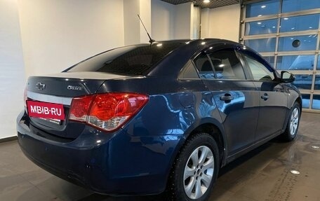 Chevrolet Cruze II, 2010 год, 500 000 рублей, 3 фотография