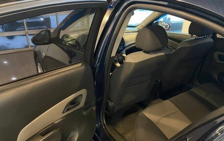 Chevrolet Cruze II, 2010 год, 500 000 рублей, 24 фотография