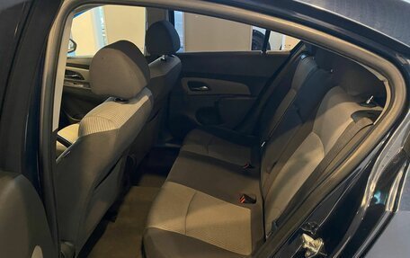 Chevrolet Cruze II, 2010 год, 500 000 рублей, 25 фотография