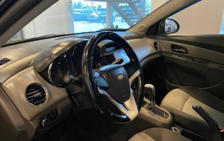 Chevrolet Cruze II, 2010 год, 500 000 рублей, 23 фотография