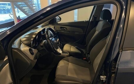 Chevrolet Cruze II, 2010 год, 500 000 рублей, 16 фотография